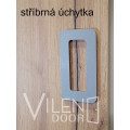 1x Stříbrná úchytka  + 242 Kč 