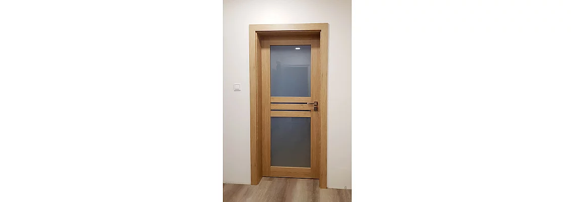 Interiérové dveře JUKA 1 - Dub ST CPL  Montáž dveří a zárubní